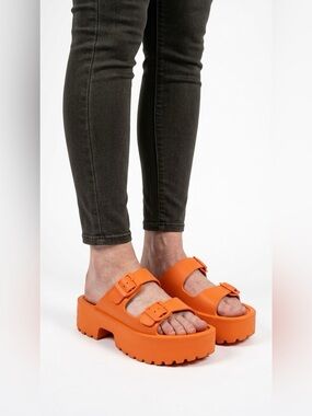 REFUGE Orange Platform Double Buckle Slides Women's Size 10
